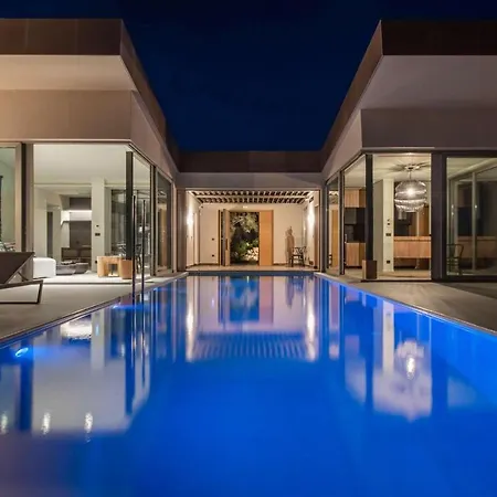 Thalatta Villa *
